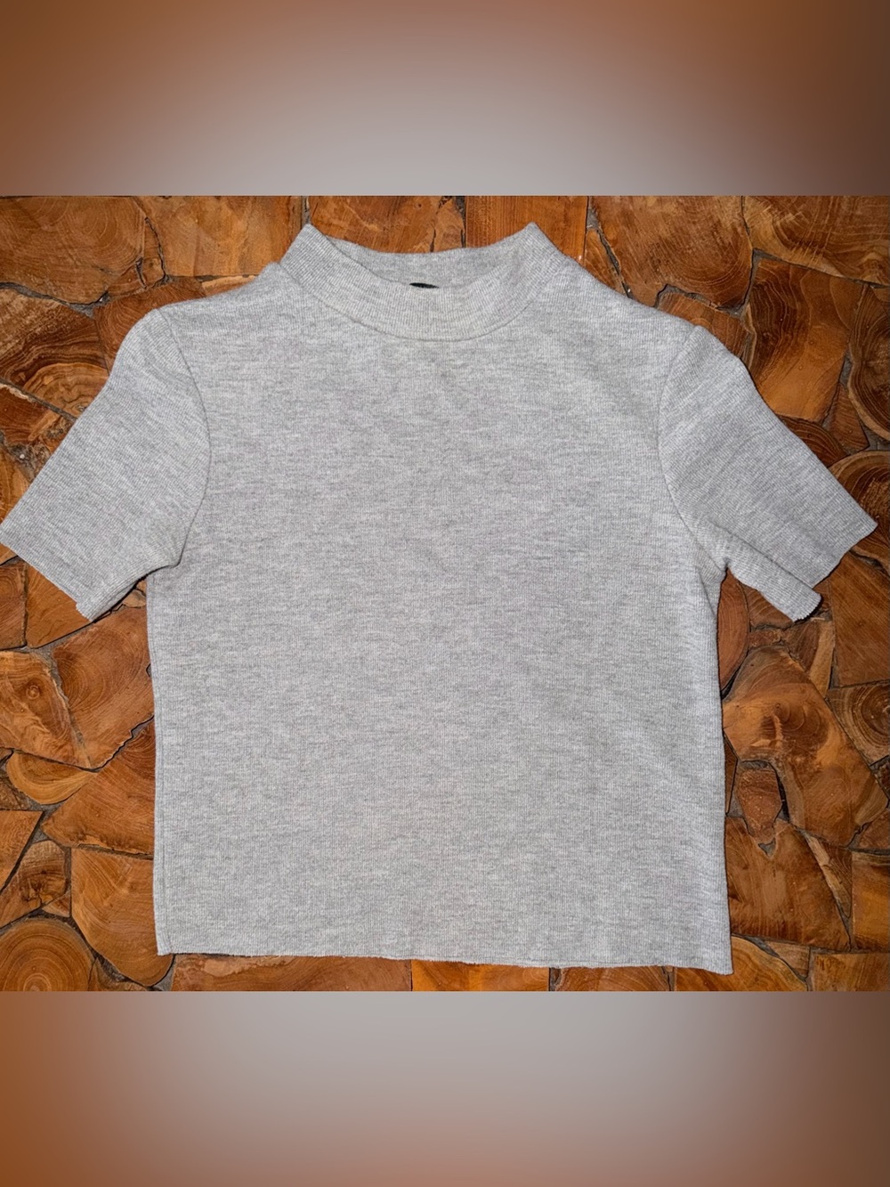 Zara Women’s Light Gray Short-Sleeve Mock Neck Top Small Sweater